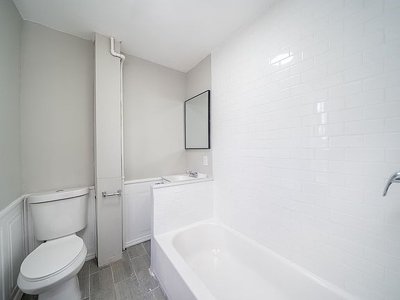 4th image of 289 Forrest St #1