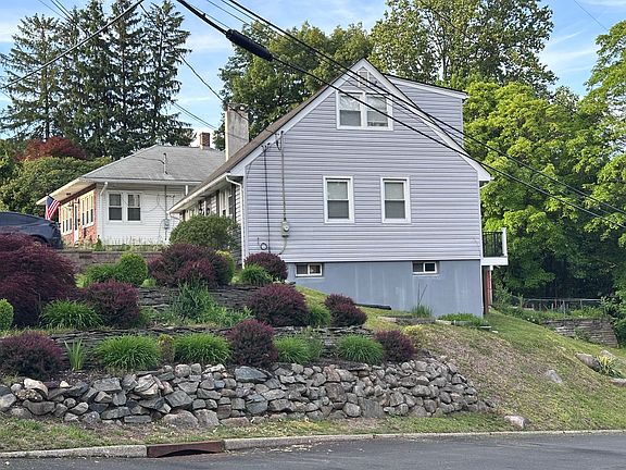 2nd image of 2 Center St