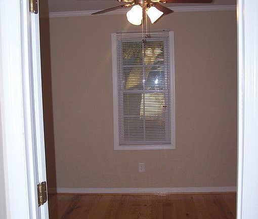 4th image of 790 Greenwood St