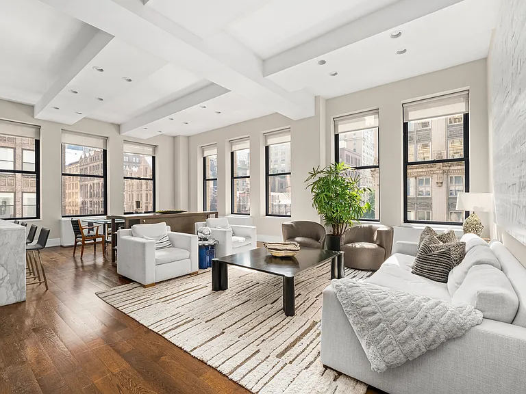260 Park Ave S #4B — Photo 1
