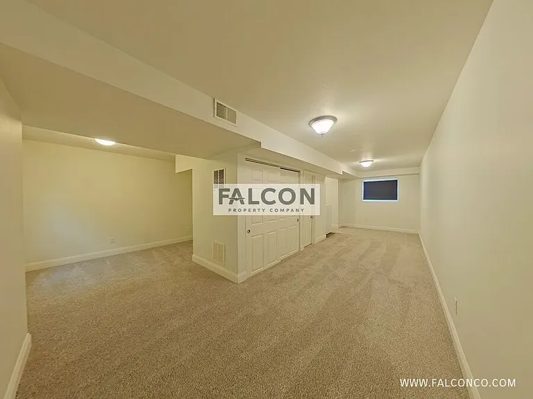 673 Shooks Ln — Photo 17