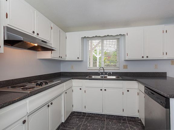 3rd image of 357 Coral Dr