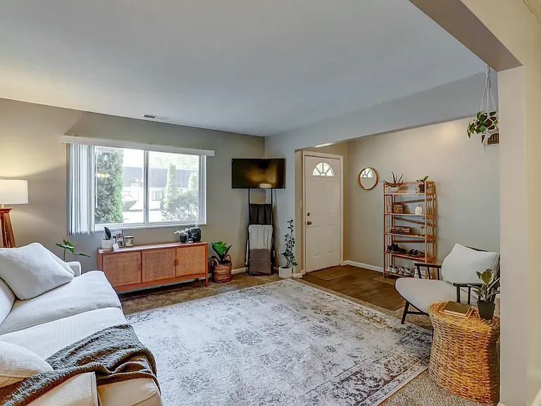 Aspen Meadows — Photo 11