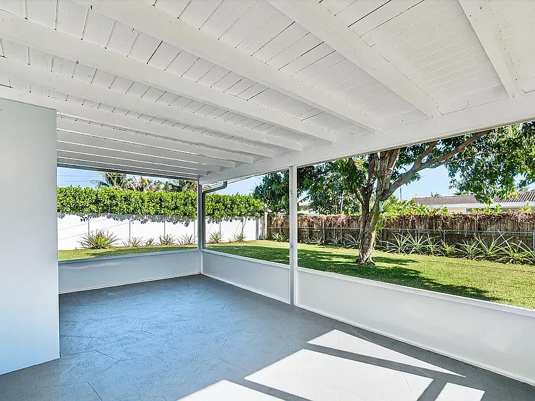 1200 SW 12th Ter — Photo 15