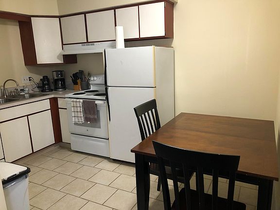 2nd image of 3227 Holiday Dr