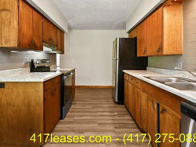 203 S White Oak Ave — Photo 16