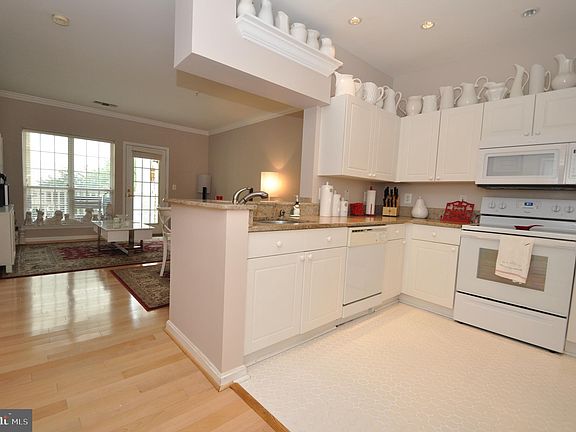 3rd image of 4550 Strutfield Ln APT 2208