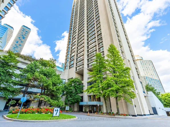 33 Harbour Sq #1004, Toronto, ON M5J 2G2