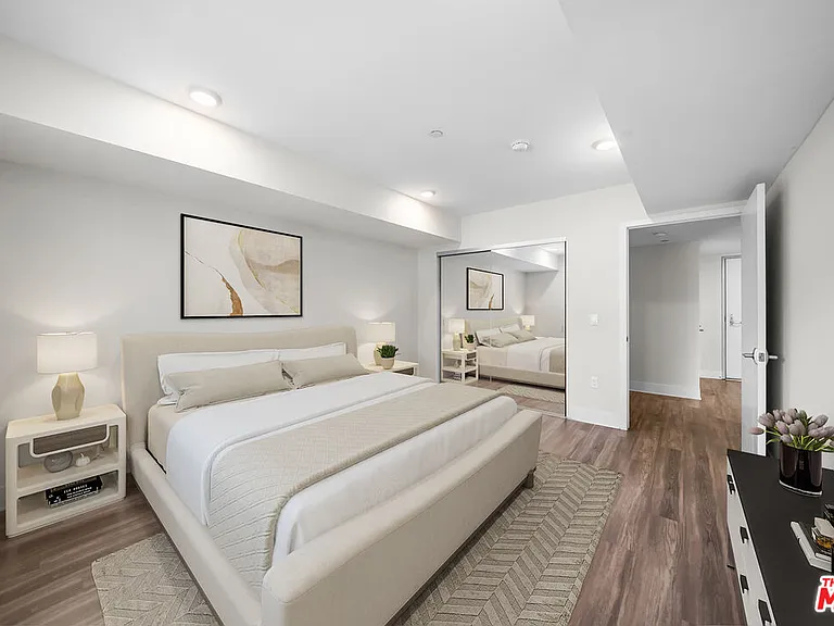 5030 Rosewood Ave #504 — Photo 17