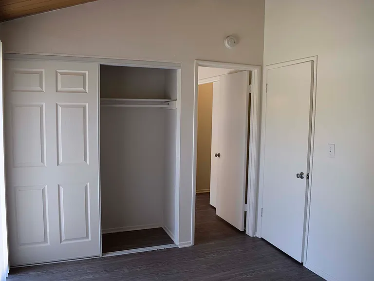 Ojai Gardens Apartments (Resort Apartments L.L.C.) — Photo 44