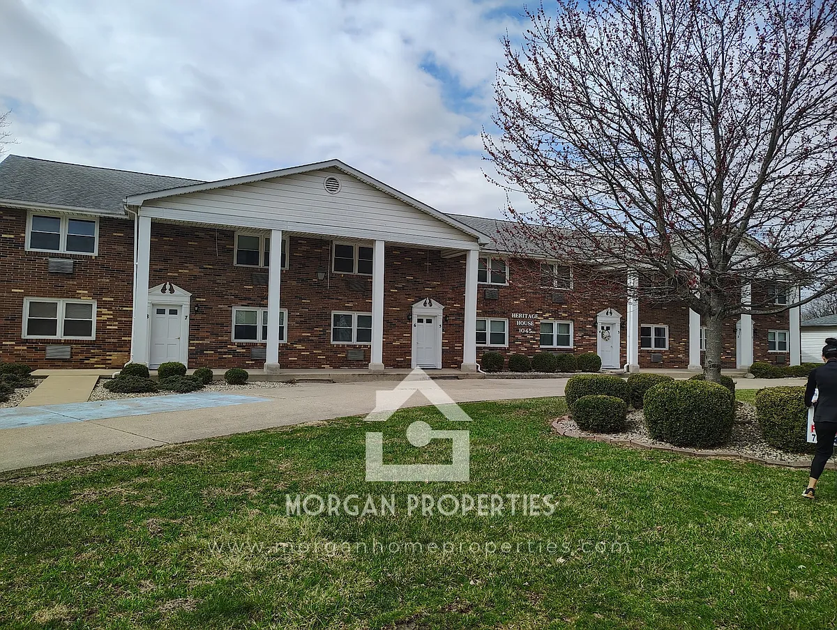 Photo 2 of 9 - 1045 Alhambra Dr - Anderson, IN Building Photo - 1045 Alhambra Dr