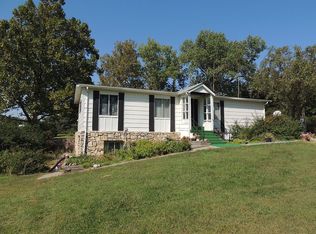 1805 Ottawa Rd, Clay Center, KS 67432