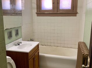 3068 N 44th St APT 3, Milwaukee, WI 53210