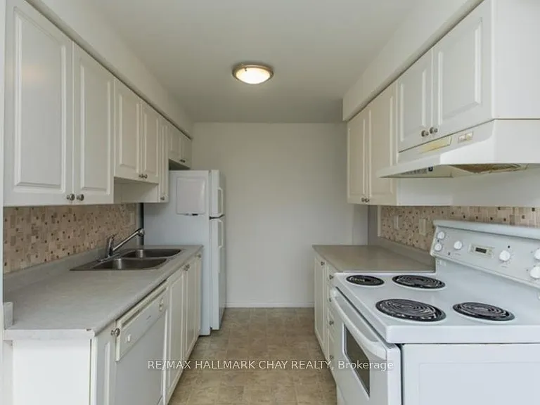 361 Dunsmore Ln — Photo 8
