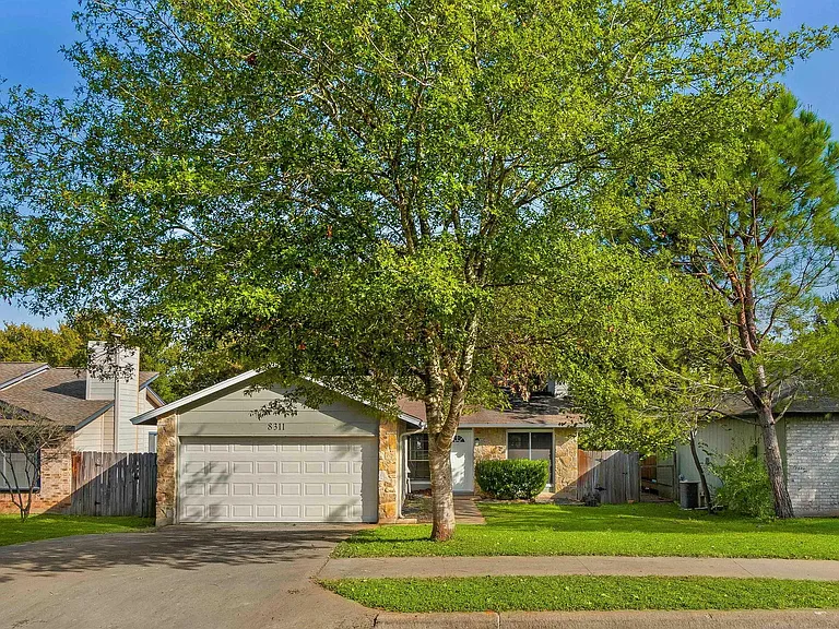 8311 Treehouse Ln — Photo 28