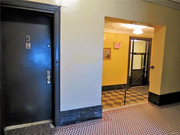 4th image of 110 Highland Ave APT 3