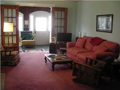 2nd image of 12 S Sweetbriar Ave