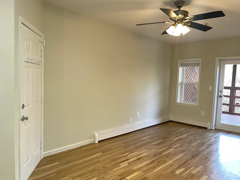 98 Bright St #2R — Photo 4