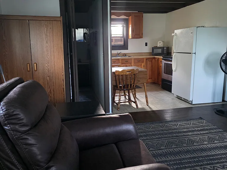 460 W Thatcher Rd — Photo 1