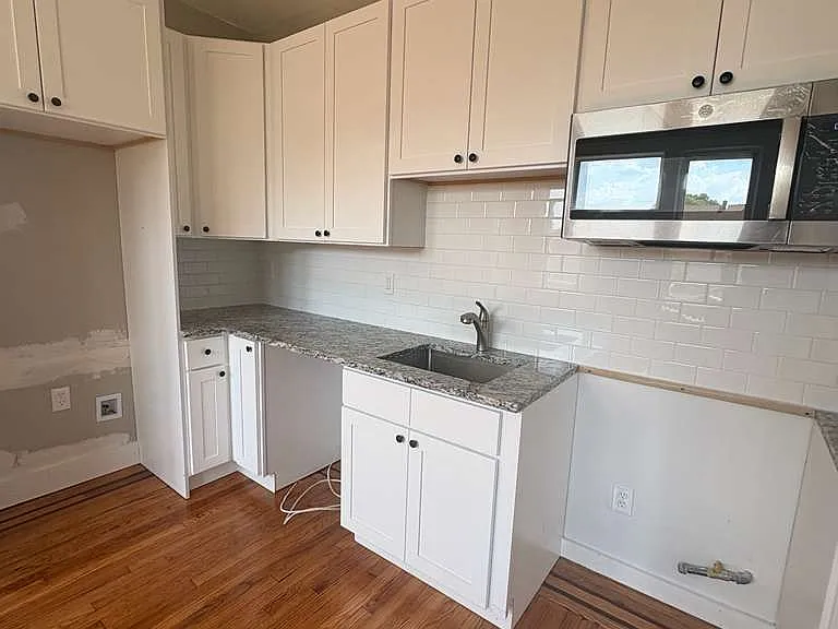 854 Pennington St #2L — Photo 4
