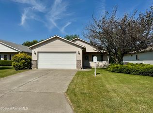 864 W Woodlawn Dr, Hayden Lake, ID 83835