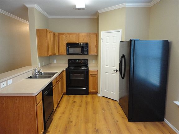 4th image of 1500 Glencairn Ln #0