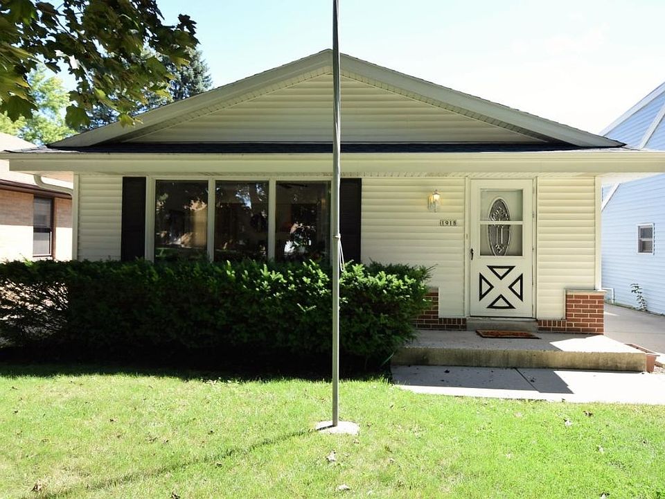 1st image of 1918 N 118th St