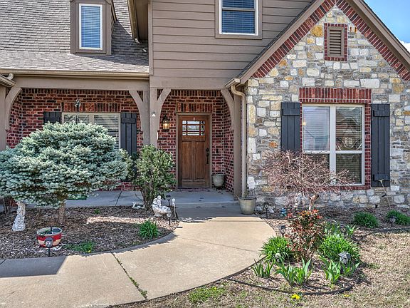 3rd image of 4108 Dogwood Pl