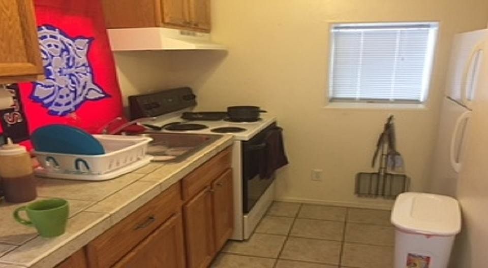 1st image of 610 E Elm St Unit 2