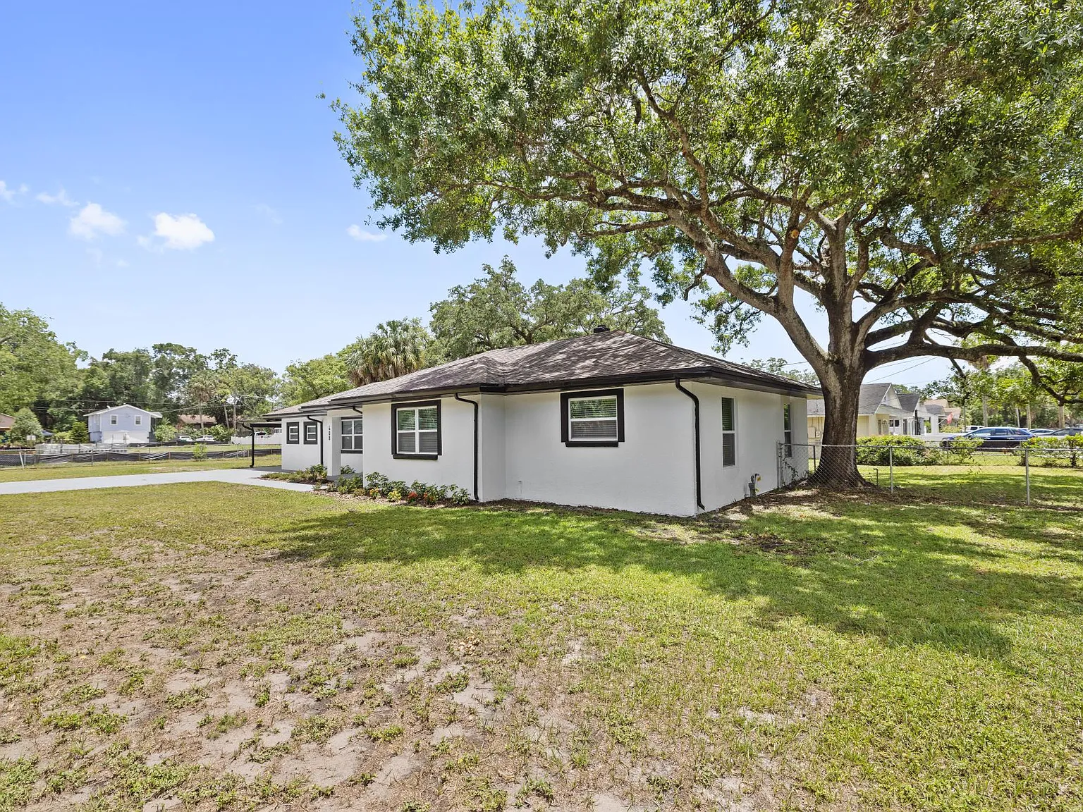 4 bed, 1968 sqft, $4,150 — Photo 2