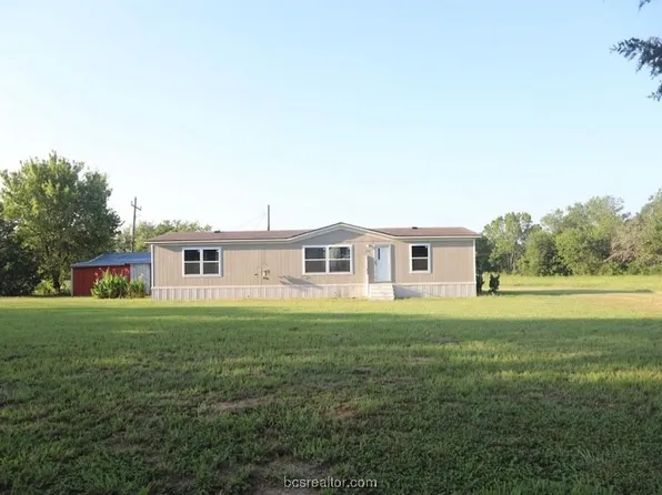 302 E Adams St, Kosse, TX 76653