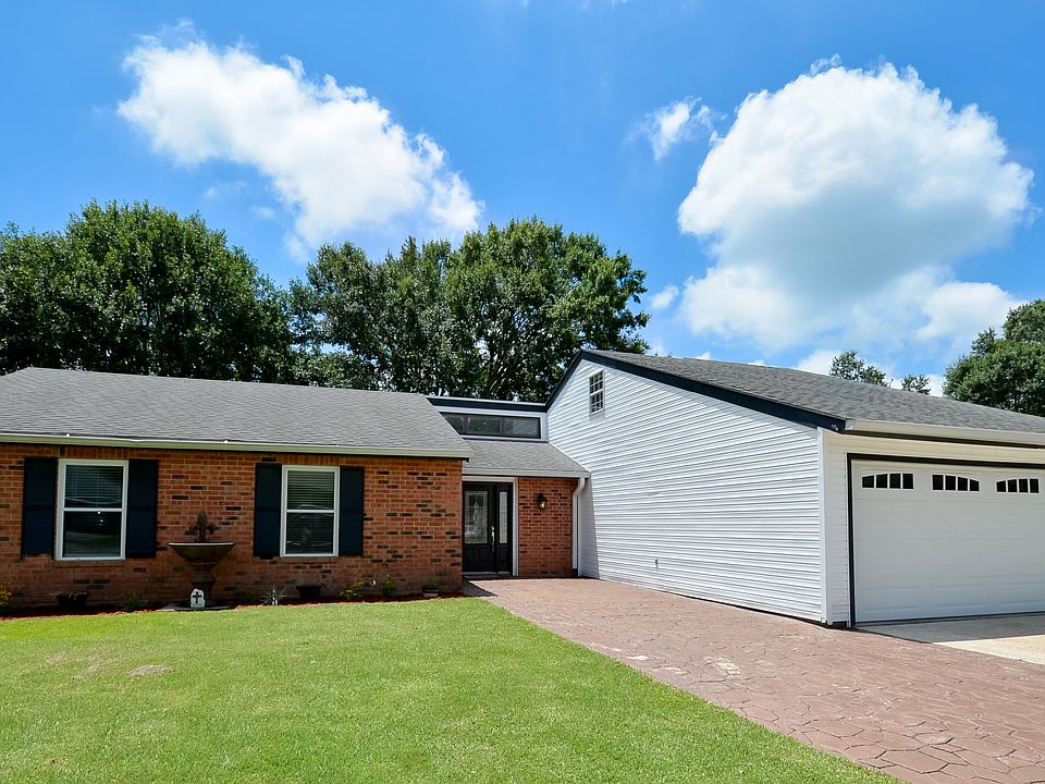 1st image of 116 Village Green Dr