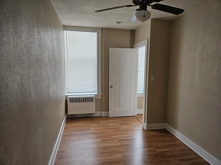 110 S Fond Du Lac Ave #5 — Photo 18