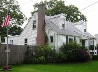 8 Diana Dr, Pawtucket, RI 02861