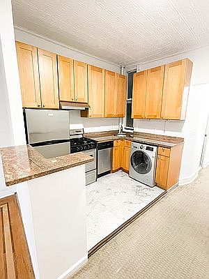 4th image of 522 E 85th St APT 4W