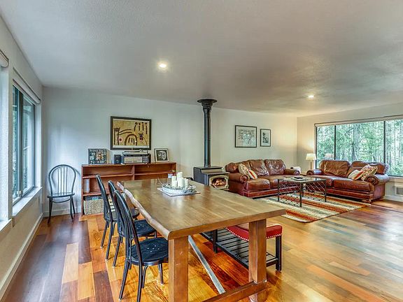 4th image of 10911 Tahoma Dr