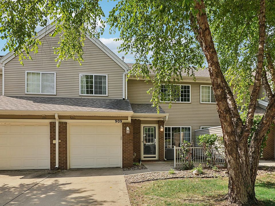 1st image of 6855 Woodland Ave Unit 909