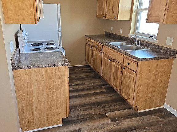 4th image of 503 W Elm Dr #13
