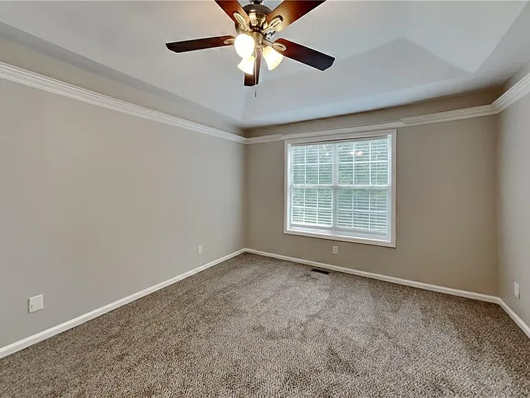 5333 Highpoint Rd — Photo 5