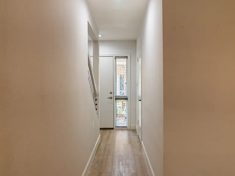 517 S Summerlin Ave #517 — Photo 2