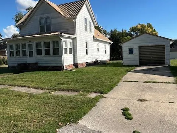 112 E Elm St, Hubbard, IA 50122