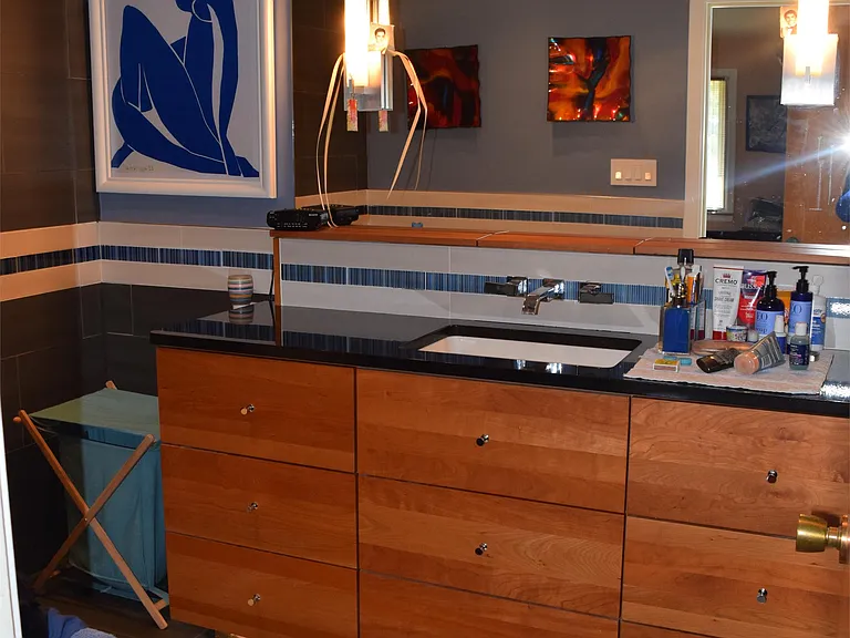 301 Homan Ave — Photo 32
