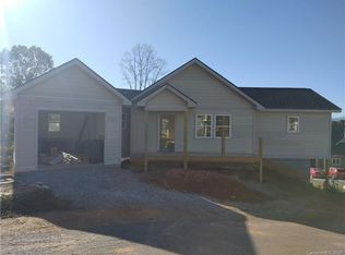 212 Oak Meadow Ln, Asheville, NC 28804