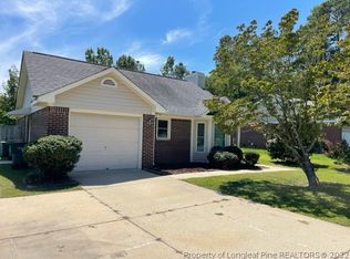 5595 Hallwood Dr, Hope Mills, NC 28348