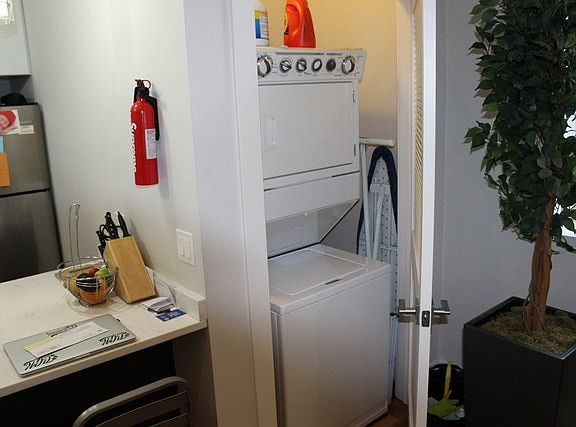 4th image of 1336 N Damen Ave APT 102