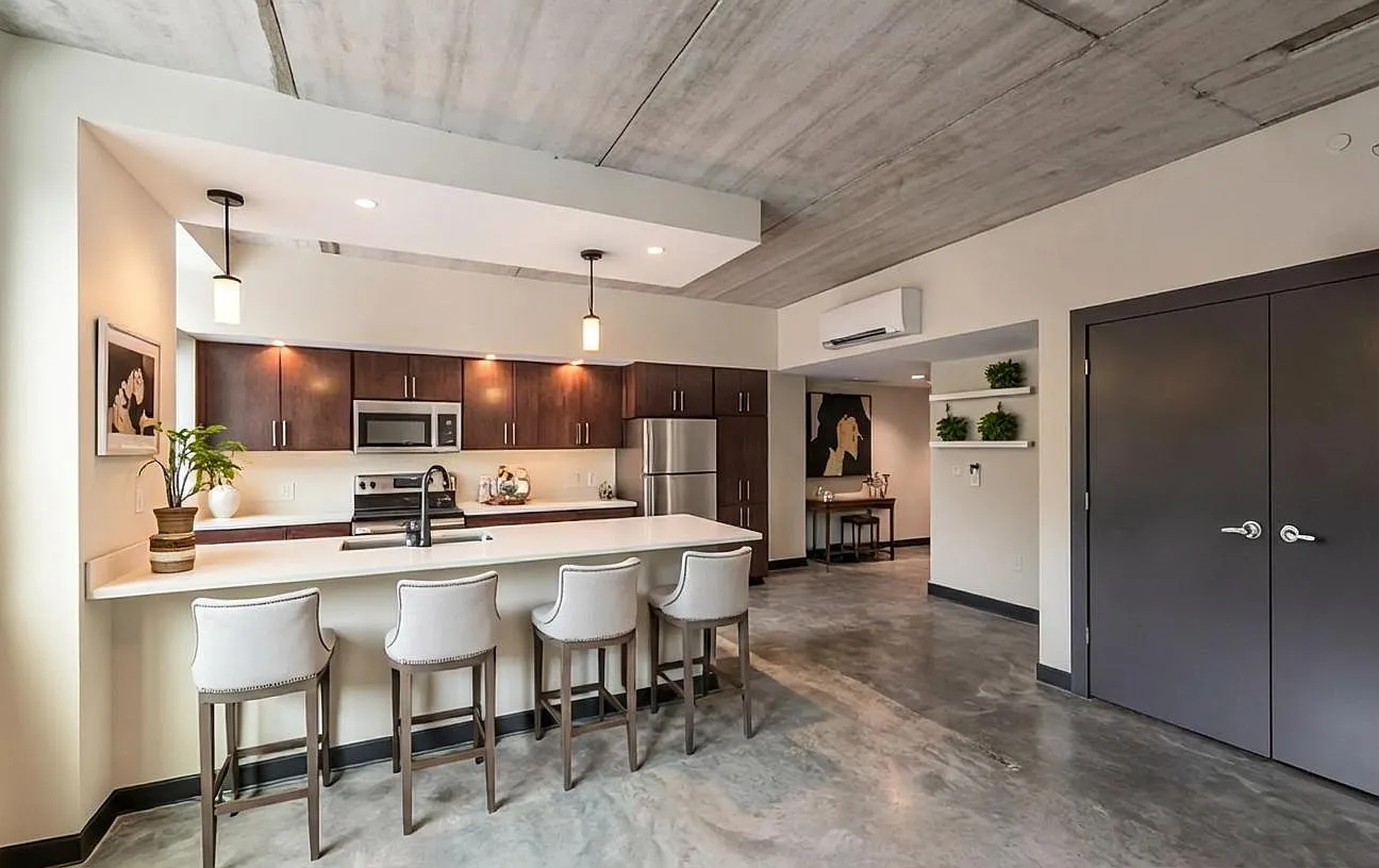The 503 Apartments — Photo 3