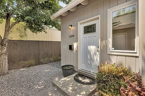 5209 SE 28th Ave Photo 1