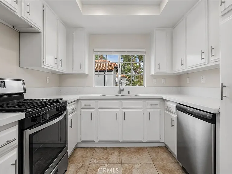 27341 Ryan Dr — Photo 13