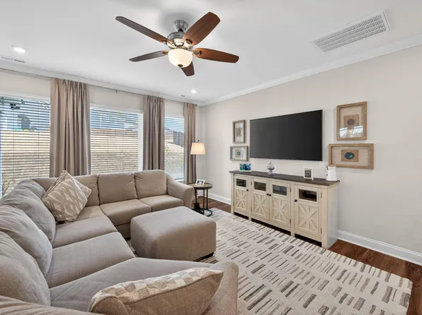 466 Serenity Walk Pkwy, Fuquay Varina, NC 27526