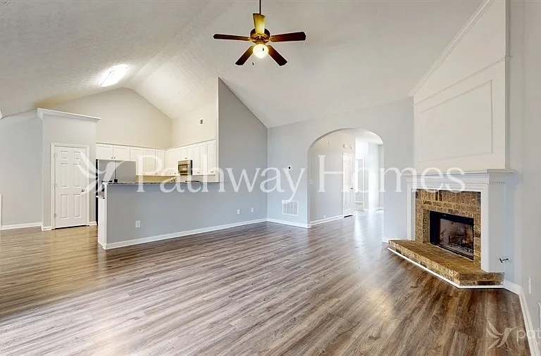 8401 Somerton Cir — Photo 2